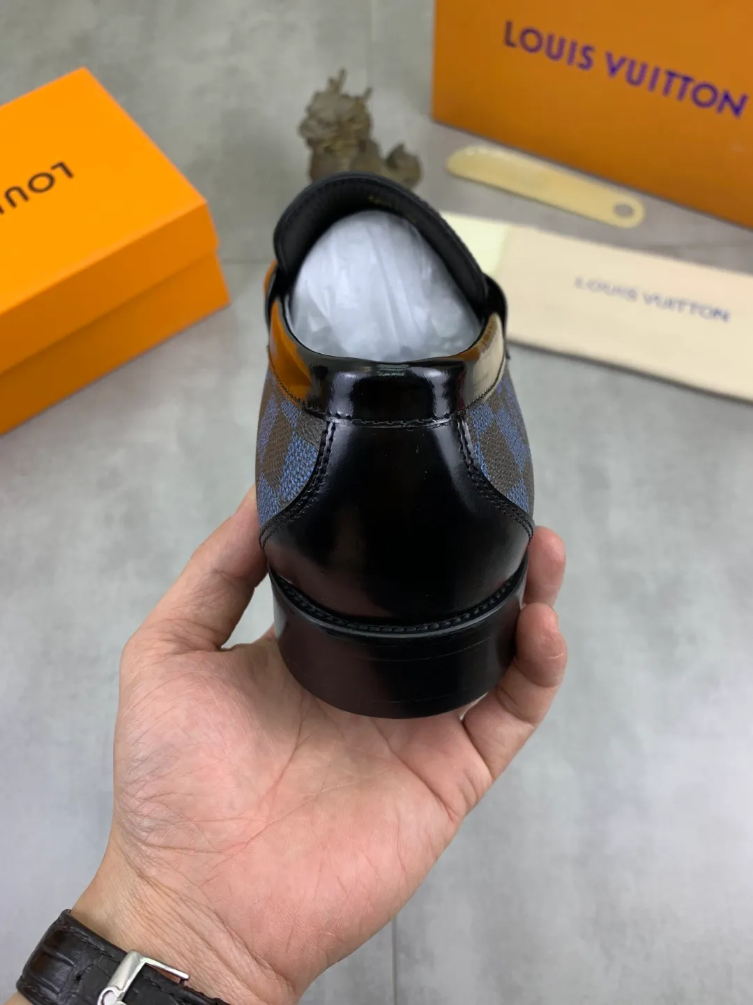 Men's men's shoes 💰P520 New style 💶[LOUIS VUITTON] Water-dyed Niuli Original order New style 🍀LV Louis Vuitton *——Top version of LV classic leather shoes! Made of imported original calfskin, original leather side strips and wear-resistant high-end rubber outsole! High quality products! Color: Black optional Size: 39-44 (45 customized)